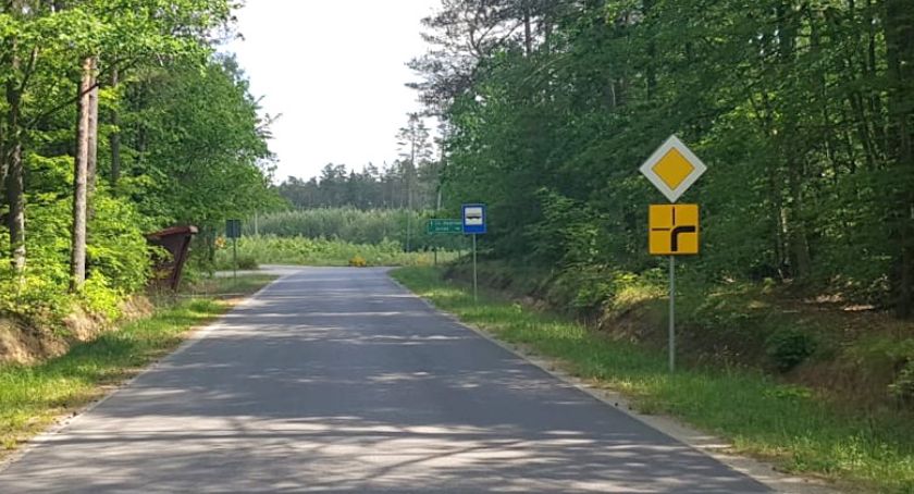 Poprawiono oznakowanie na niebezpiecznym skrzyżowaniu w Jasieniu