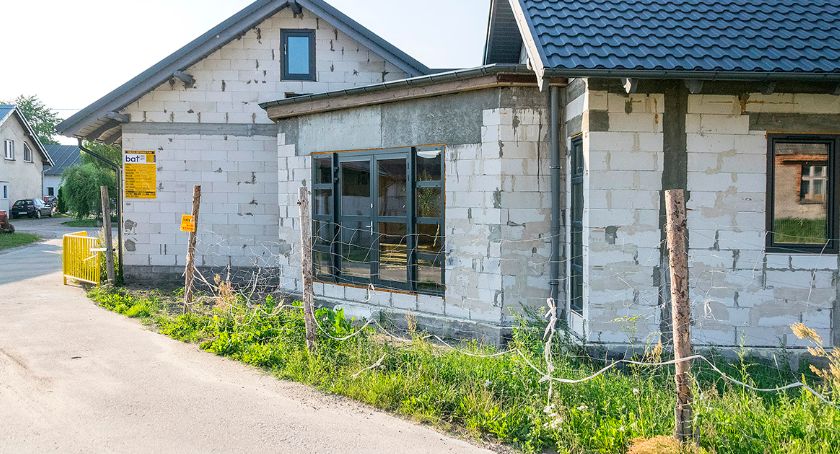 Sala w Ostrowitem za mniej niż planowano