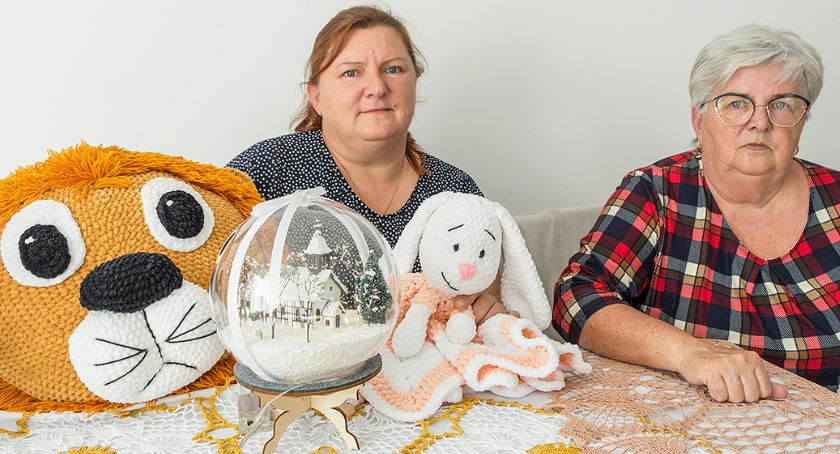 Koronkowe maskotki i serwety z Radusza wykonane przez Kamilę Stawicką i Renatę Roguską