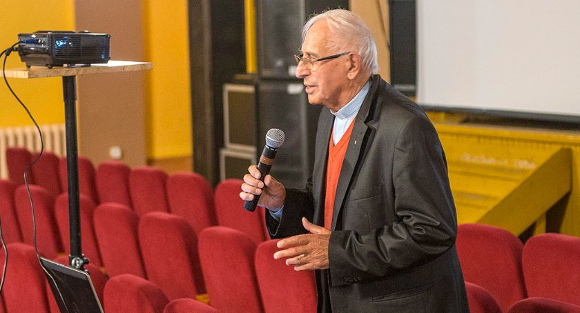 Ks. Eugeniusz Marciniak o apiterapii w Bytowie cz. 1