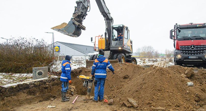 Powstaje wjazd do nowego centrum handlowego w Bytowie