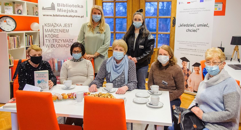 Spotkanie Dyskusyjnego Klubu Książki w Bibliotece Miejskiej w Bytowie