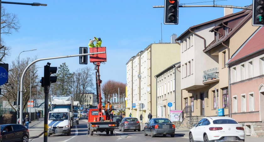 Sygnalizacja świetlna na skrzyżowaniu ulic Sikorskiego i Kochanowskiego znów działa