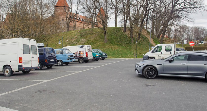 W centrum się nie zatrzymasz. Problem z parkingami dla autokarów w Bytowie