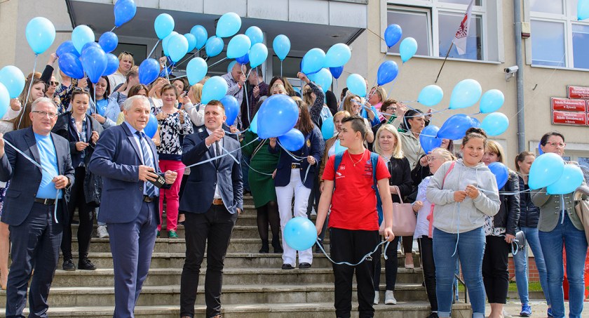 Nie oceniajmy, otwórzmy się na inność. Konferencja poświęcona autyzmowi w Specjalnym Ośrodku Szkolno-Wychowawczym w Bytowie