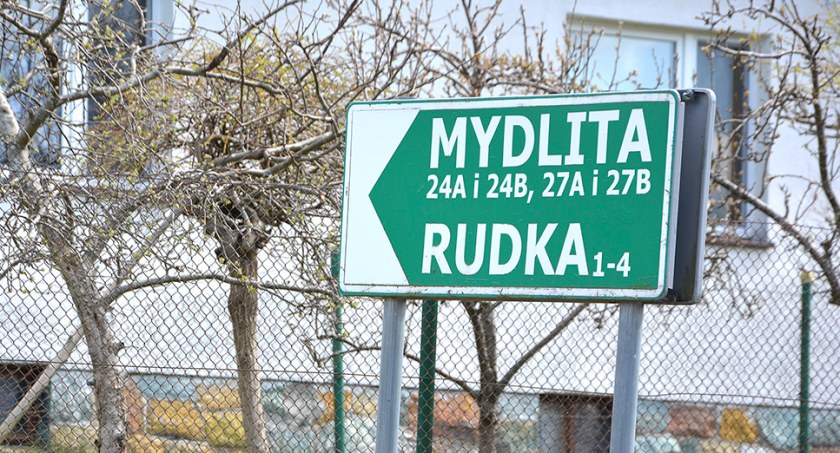 W gminie Czarna Dąbrówka numerowskazy pomagają w dojeździe do domów
