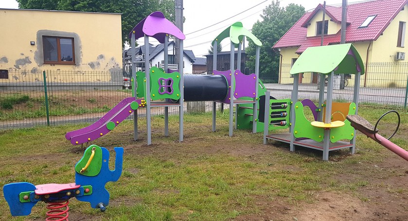 W Struszewie odnowiono plac zabaw