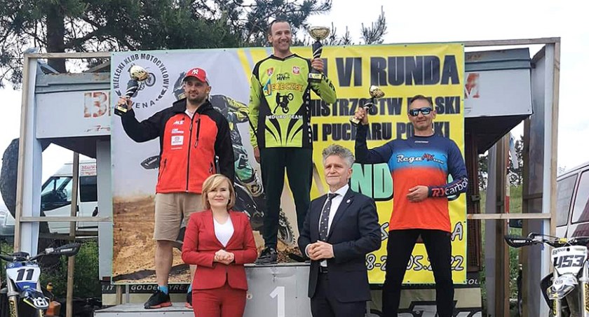 Ostatnią prostą pokonał z kapciem w motorze. Start Bartłomieja Niedziółki w Dębskiej Woli