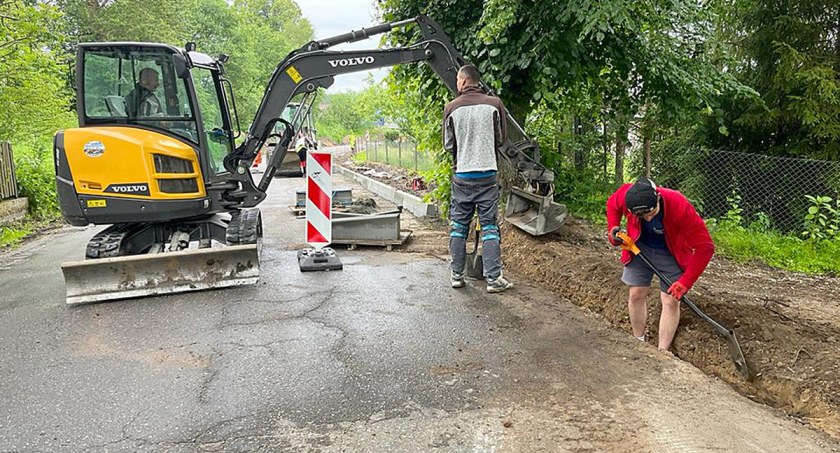 Utrudnienia na drodze z Grzmiącej do Krosnowa jeszcze przez dwa miesiące
