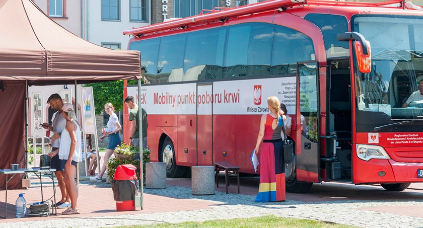Krwiobus w Bytowie. Do oddania krwi zgłosiły się 42 osoby, ale 12 trzeba było odesłać 