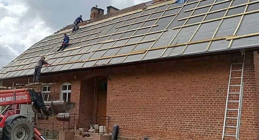 Budynek sali wiejskiej w Rucowych Lasach przechodzi remont