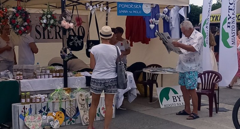 Hitem potrawy KGW „Malwy”. Promocja Bytowa przy sopockim molo