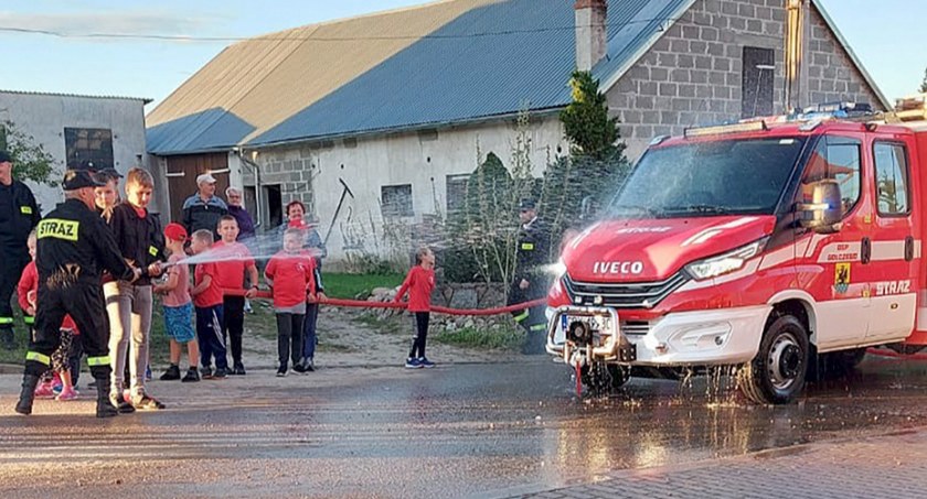 Nowy wóz trafił Ochotniczej Straży Pożarnej w Gołczewie