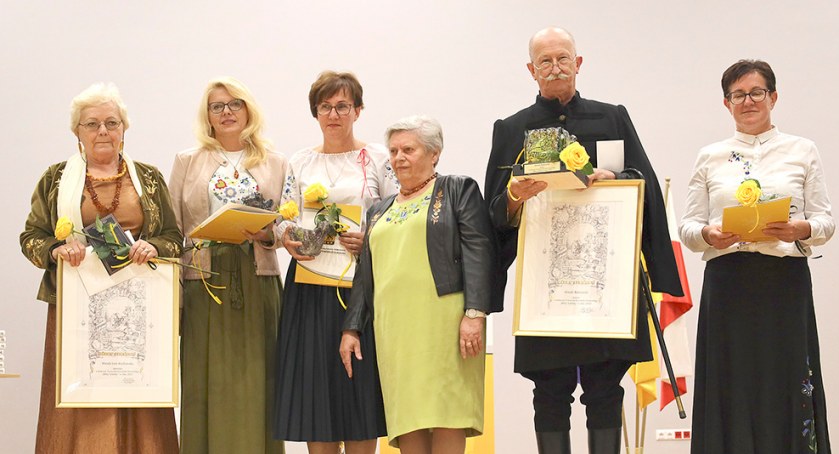 Dzéń Kaszëbsczi Edukacje i nôdgroda Bëlny szkólny