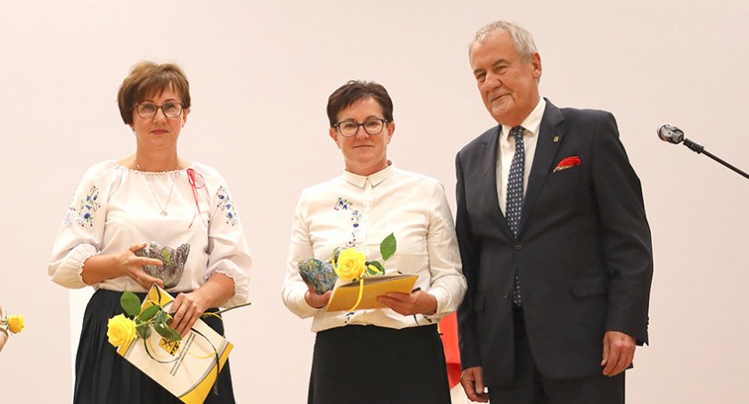 Stanisława Bastian Brzezińska oraz Ewa Świątek-Brzezińska wyróżnione w konkursie Bëlny szkólny