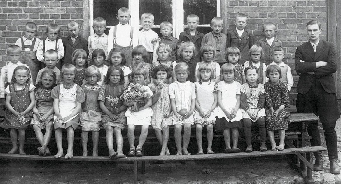 Dzieje szkolnictwa na Gochach. Nowa książka Benedykta Reszki