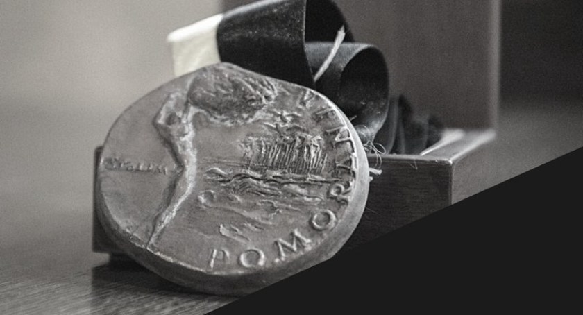 Żdają za stolemama a skrama