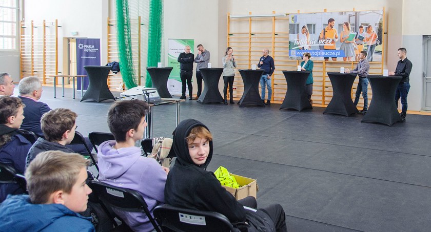 Przedstawicieli których zawodów będzie brakowało? Powiatowy Urząd Pracy w Bytowie opublikował prognozy na 2023 r. Targi Pracy Bytów 2022