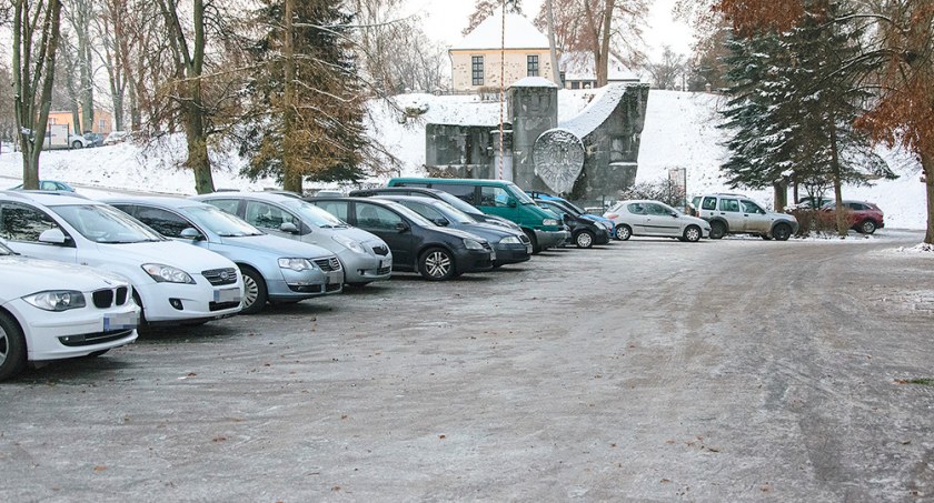 Celowo wprowadzali w poślizg swoje auta. Zapłacą za to wysokie mandaty