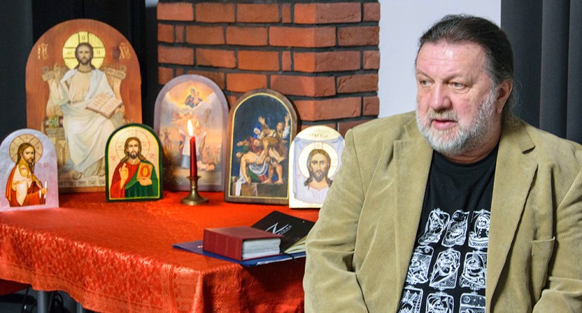 O symbolice ikon w bibliotece pedagogicznej w Bytowie opowiadali Wołodia Drozd i Krystyna Chwojnicka