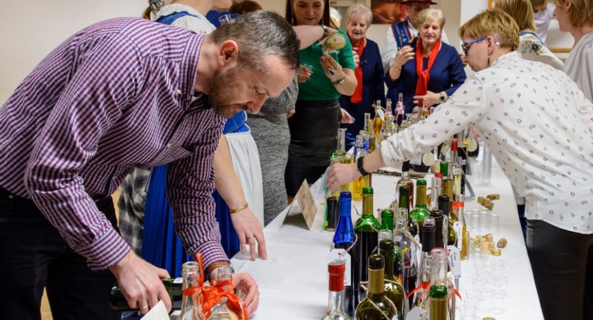 Konkurs nalewek, win i piw domowych Tuchomie 2023 