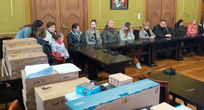 Komputery dla rodzin popegeerowskich. Bytów rozdał ich najwięcej w Polsce
