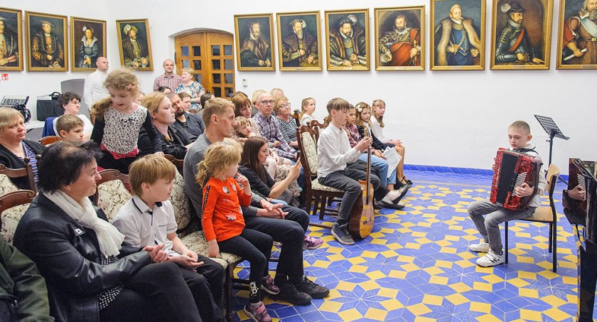 Koncert pierwszoklasistów bytowskiej filii Państwowej Szkoły Muzycznej w Słupsku. Trwa nabór do placówki