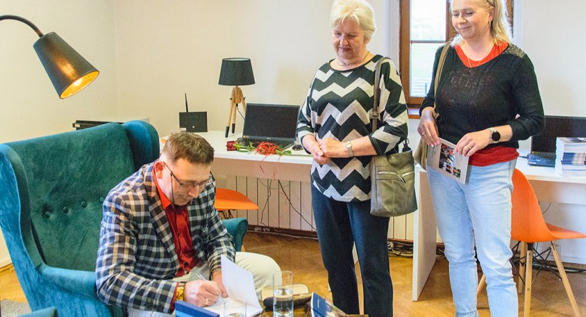 Andrzej Waszkiewicz w Bibliotece Miejskiej promował swój czwarty tomik
