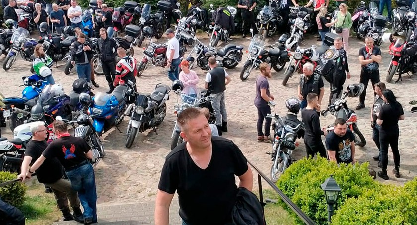 Blisko tysiąc motocykli na otwarciu sezonu w Kołczygłowach 