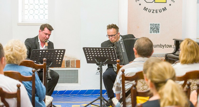 Czerwcowa „Muzyka na Zamku” z niespodzianką dla dyrektora Bytowskiego Centrum Kultury