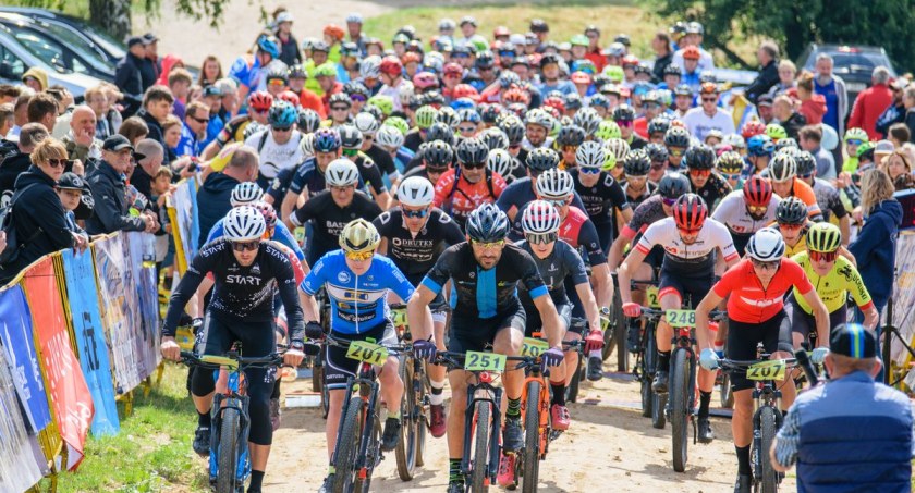 VII Bytowski Maraton Rowerowy MTB 2023 w Mądrzechowie z rekordową obsadą