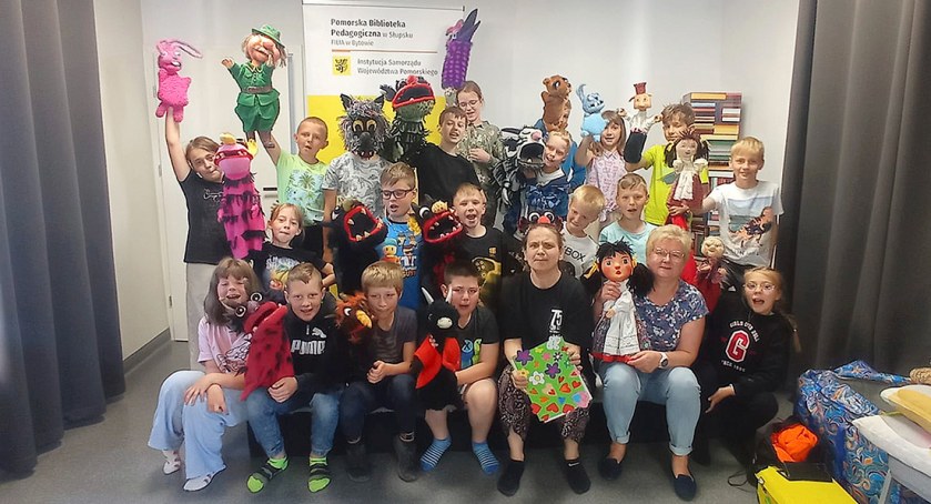 Jak wygląda teatr i tworzy się komiks? Warsztaty teatralne w bibliotece pedagogicznej w Bytowie 