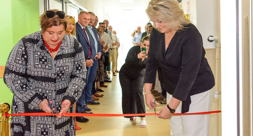 Sale z fantomami i sprzętem do nauki. W szpitalu w Bytowie uroczyście otwarto Grupę Kliniczną Powiślańskiej Szkoły Wyższej