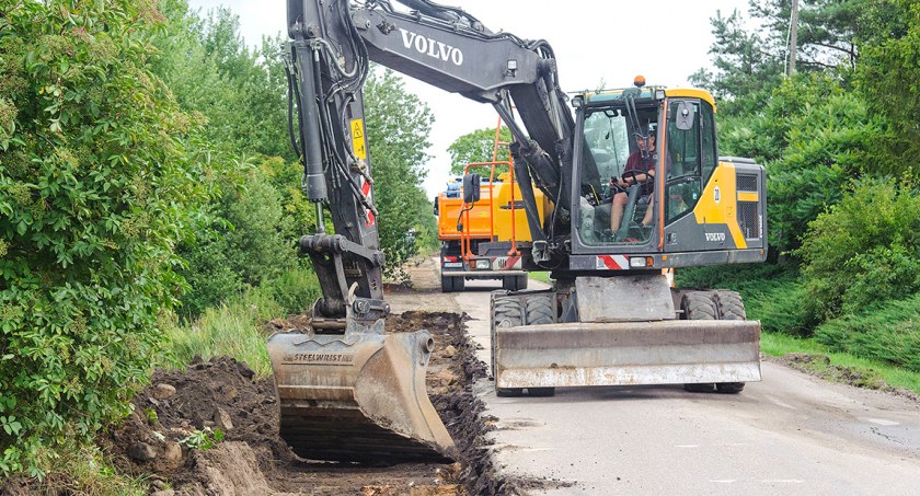 Gmina Bytów na remont drogi w Pomysku Wielkim przekazała 250 tys. zł. Teraz powiat na ten sam cel zwrócił się o kolejne 50 tys.