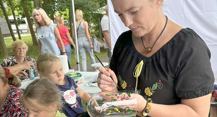 Ozdobią lampiony, kubki czy serwety. Fundacja Czart Pomorza zaprasza na warsztaty z kaszubskiego etnodizajnu