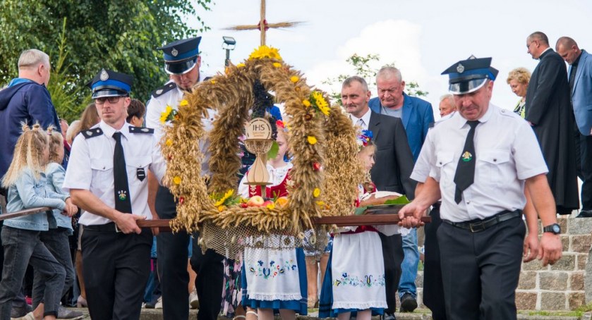 W sumie kilka tysięcy osób bawiło się na dożynkach. Świętowano w Udorpiu, Struszewie, Sominach, Tuchomiu i Miastku