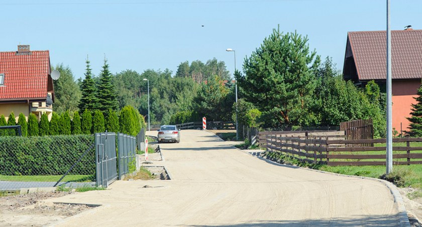 Ulica Spacerowa w Sominach z nową nawierzchnią