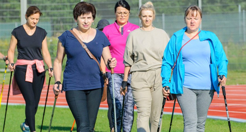 W ramach Narodowego Dnia Sportu w Bytowie promowano nordic walking oraz zumbę