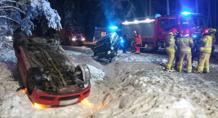 5 osób w tym 3 dzieci trafiło do szpitala. Wypadek pomiędzy Naklą a Kornem