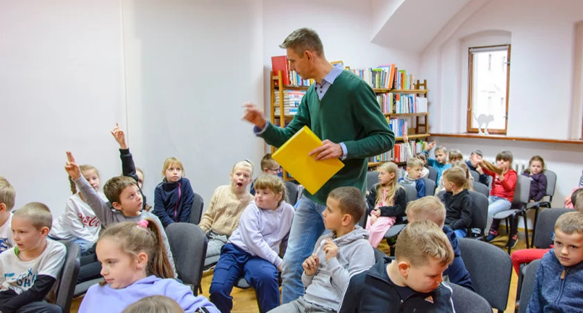 Każdy z nas ma jakieś talenty. Spotkanie z autorem książek Rafałem Witkiem w Bytowie
