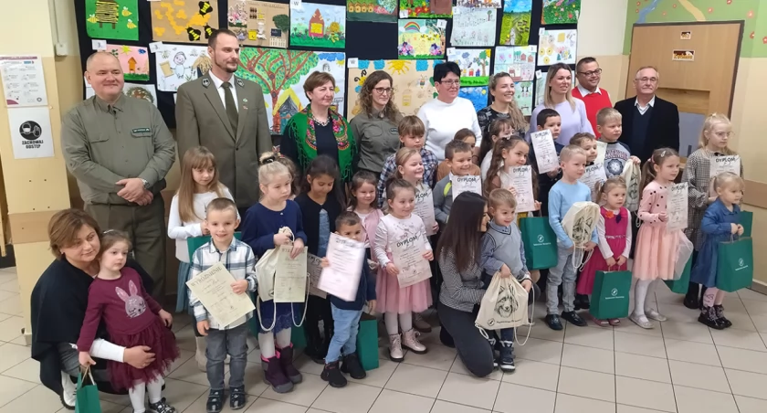 154 prace wpłynęły na 17 edycję konkursu plastycznego „Praca pszczelarza”