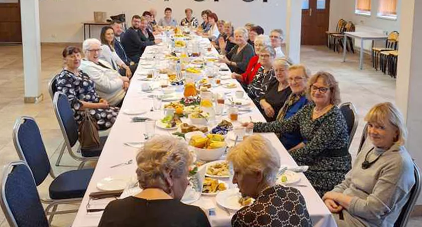 50 seniorów spotkało się w Studzienicach. To uczestnicy programu SenioRita