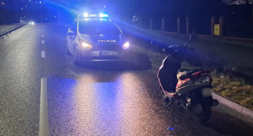 Bez kasków, badań technicznych, ale... z promilami. Podróż motorowerem ulicami Bytowa