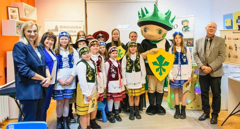 To już ósma część przygód Bycia herbu Kasztan. Tym razem odwiedza dawny Bytów