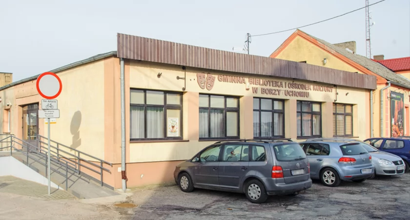 Sala widowiskowa w Borzytuchomiu zamknięta. Ugina się nad nią dach