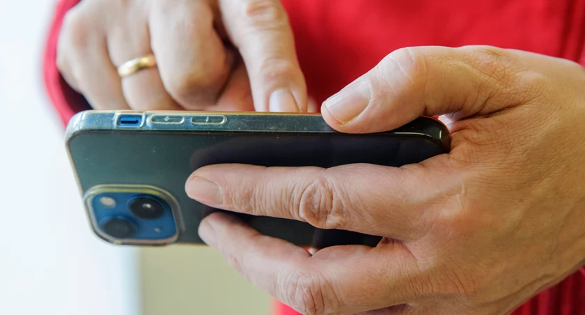 Niestety, wciąż dajemy się nabrać internetowym oszustom i to metodą na blika