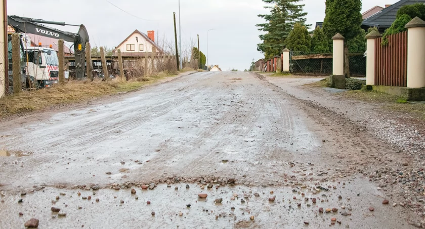 Ulica Polna przestanie być polna. Modernizację przejdzie też droga do Brzozowa