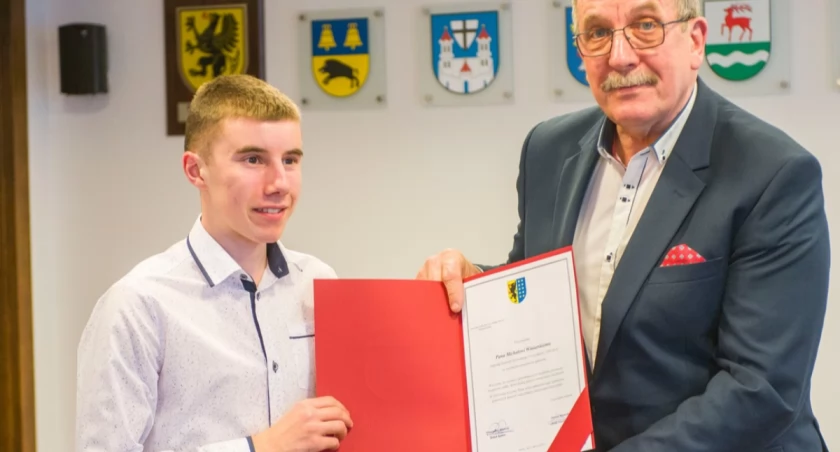 18 zawodników otrzymało nagrody sportowe starosty bytowskiego Leszka Waszkiewicza