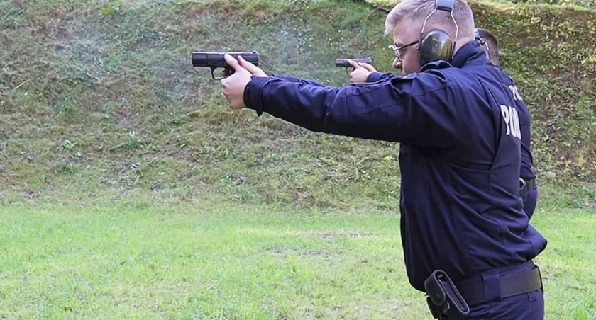Na strzelnicy policjanci ćwiczyli statycznie i dynamicznie