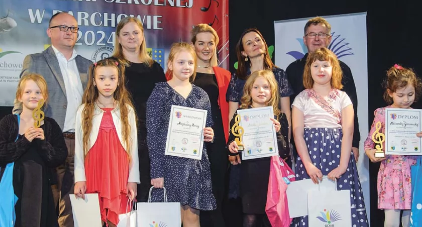 Liczył się odpowiedni dobór utworów. Powiatowy Konkurs Piosenki Szkolnej w Parchowie [WYNIKI]